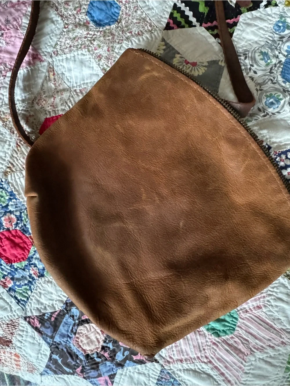 Chic Sparrow Brown Leather Crossbody Bag - Classic Everyday Shoulder Bag